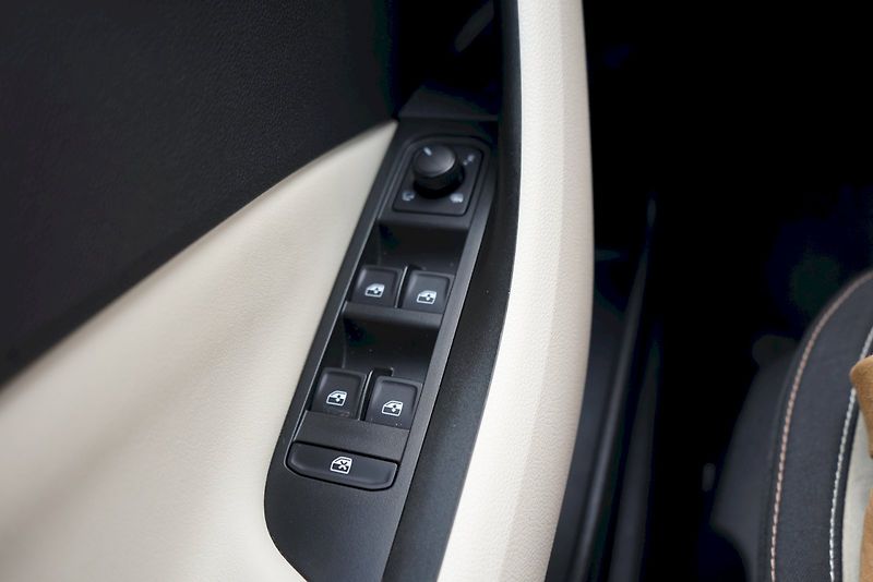 Škoda Kamiq (2021) TSI 110 kW DSG Style - tažné - fotka 23 z 33