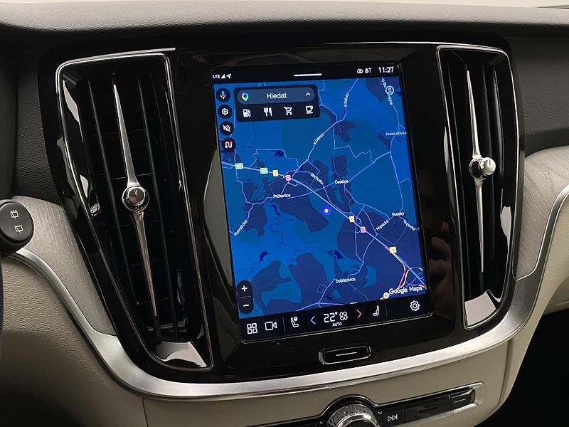Volvo V60 B4 DARK PLUS AUT CZ - fotka 51 z 51