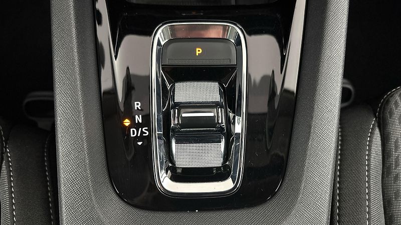 Škoda Octavia 2.0 TDI DSG Style Combi - fotka 23 z 26