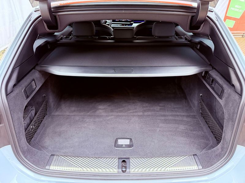 BMW Řada 5 540d xDrive, Serviska, Záruka - fotka 10 z 37