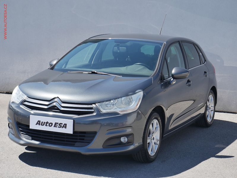 Citroën C4 (2011) 1.4i, ČR, AC, park.asist - fotka 3 z 18