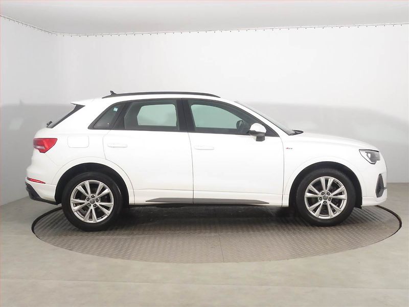 Audi Q3 (2020) S line 2.0 TDI - fotka 6 z 16