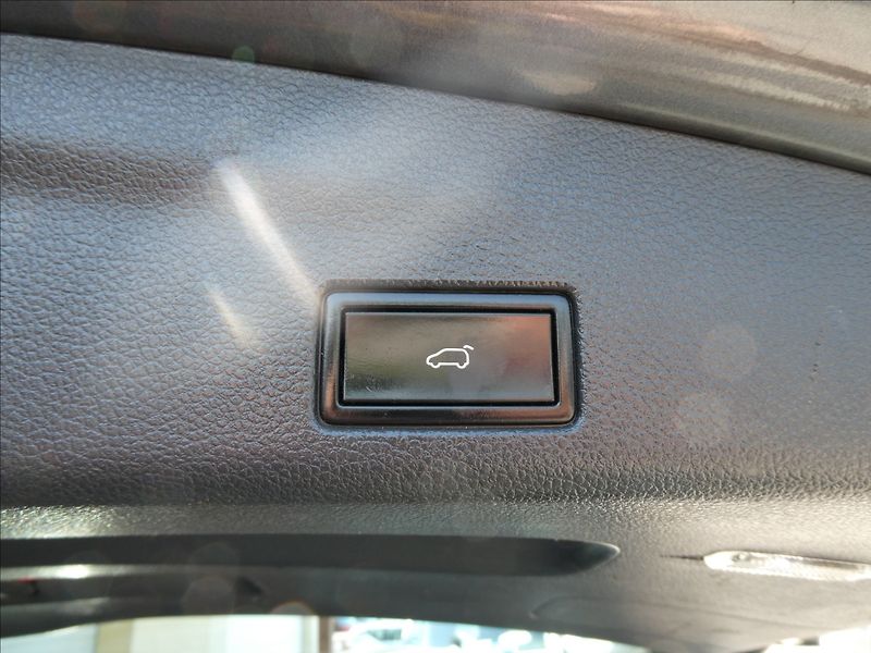 Volkswagen Sharan 2,0 TDi 110kW webasto, 2x kola - fotka 20 z 50