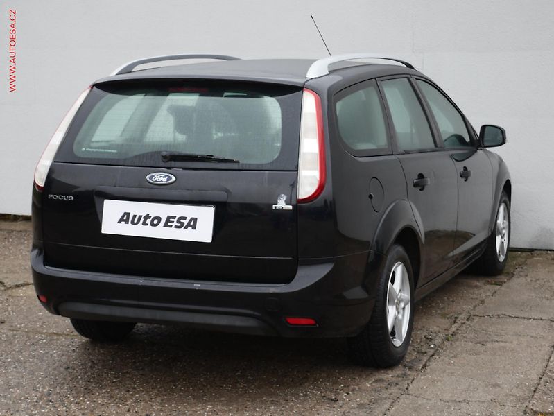 Ford Focus (2010) 1.6 TDCi, 1.maj, AC - fotka 6 z 17