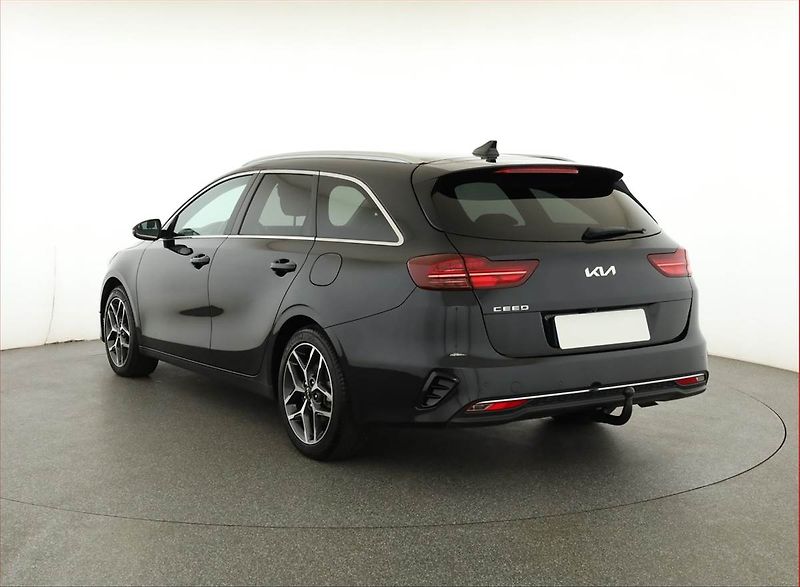 Kia Ceed (2024) 1.5 T-GDI - fotka 4 z 19