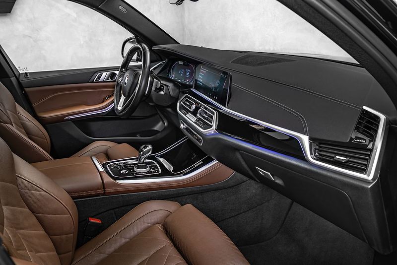 BMW X5 30d xDrive X-line, panorama - fotka 11 z 21