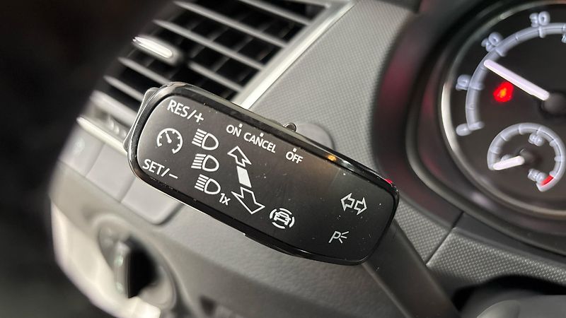 Škoda Fabia 1.0 TSI Ambition Combi - fotka 14 z 23