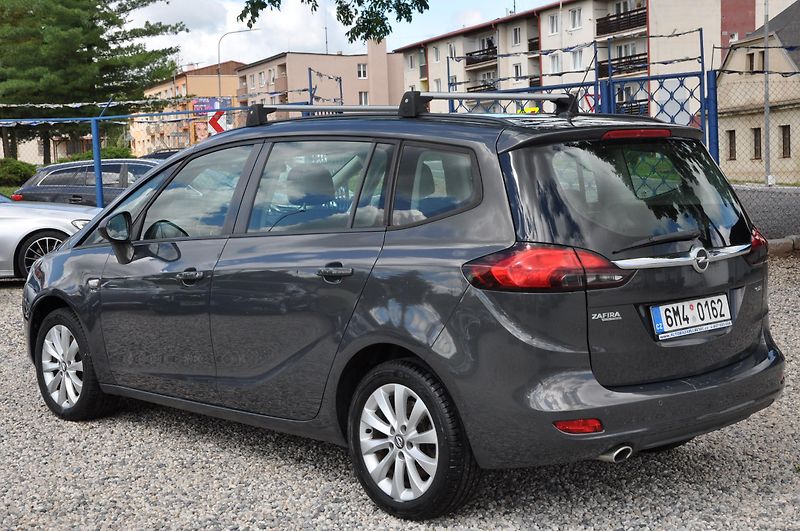 Opel Zafira TOURER 2.0CDTi 121kW Active - fotka 4 z 17