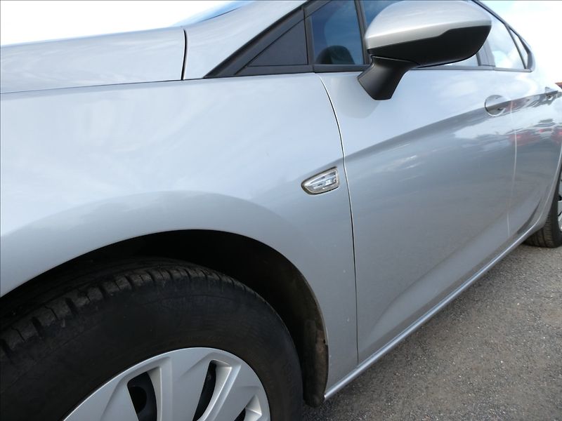Opel Astra 1,4 i 74kW 2x kola, serviska - fotka 15 z 39