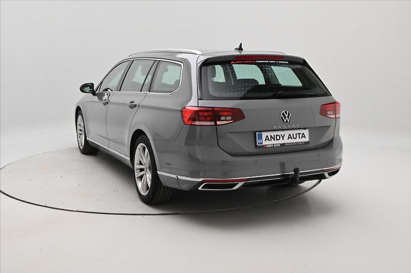 Volkswagen Passat 2,0 TDI 110 kW DSG Elegance Zá - fotka 7 z 33