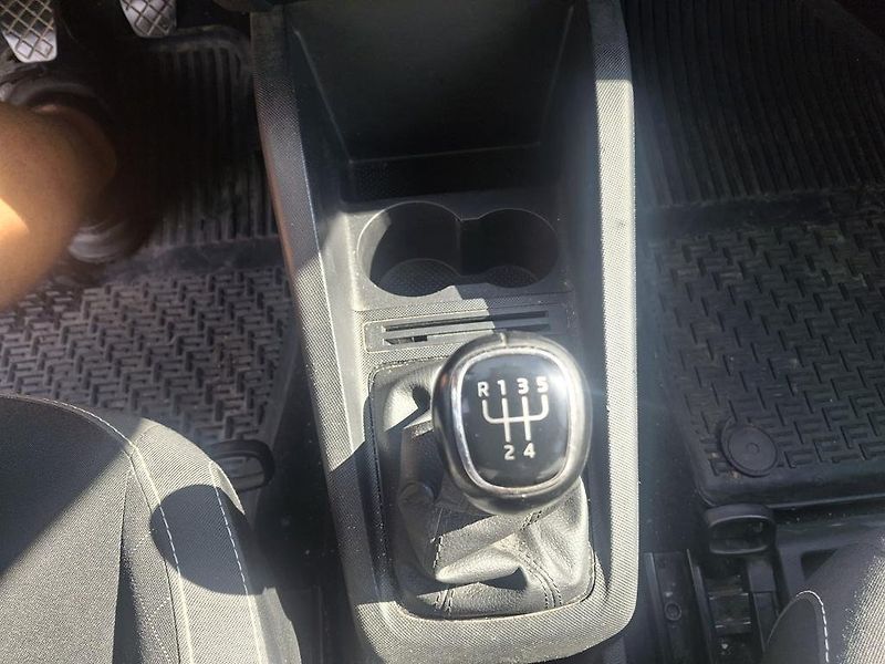Škoda Fabia III kombi 1,0 TSi 2BK0218 - fotka 18 z 18
