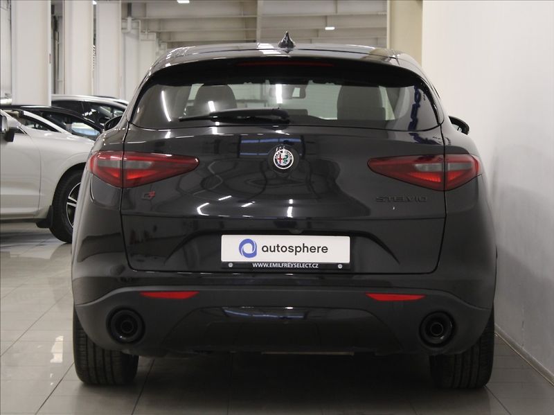 Alfa Romeo Stelvio 2,2 JTD 140kW Q4 Akční CENA! - fotka 4 z 25