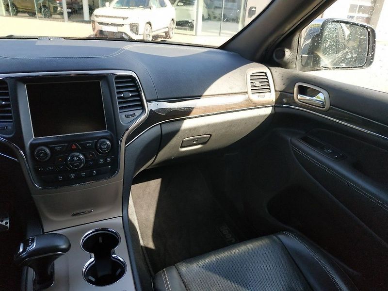 Jeep Grand Cherokee 3.6 V6 Overland, CZ, SERVIS, T - fotka 14 z 32