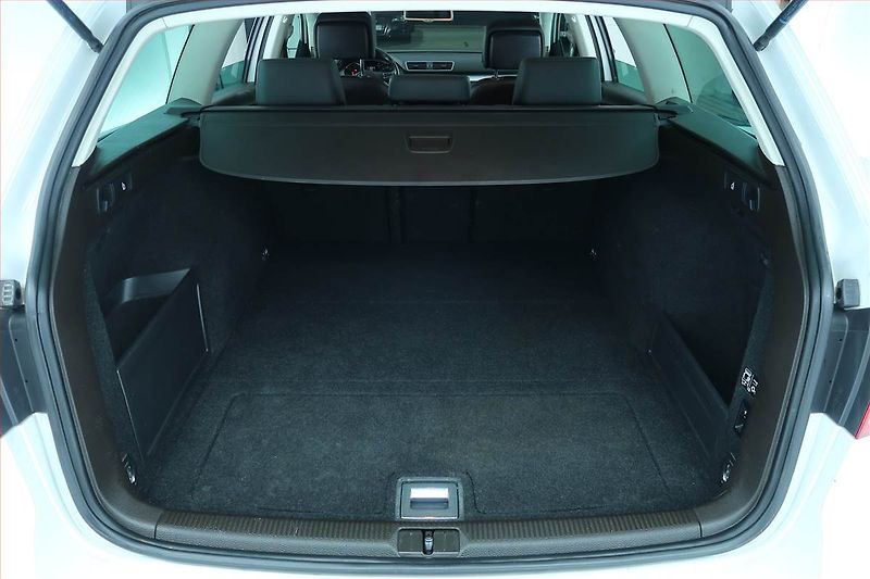 Volkswagen Passat (2013) 2.0 TDI, 4X4, Automat, Navi - fotka 14 z 26