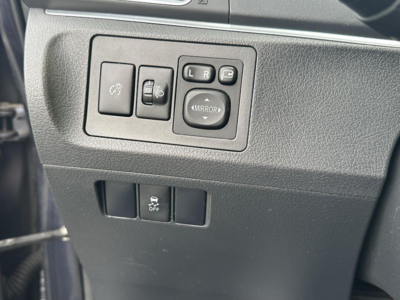 Toyota Verso (2015) 1.6D-4D/82kW * 1.Maj. TZ* PANO - fotka 12 z 35