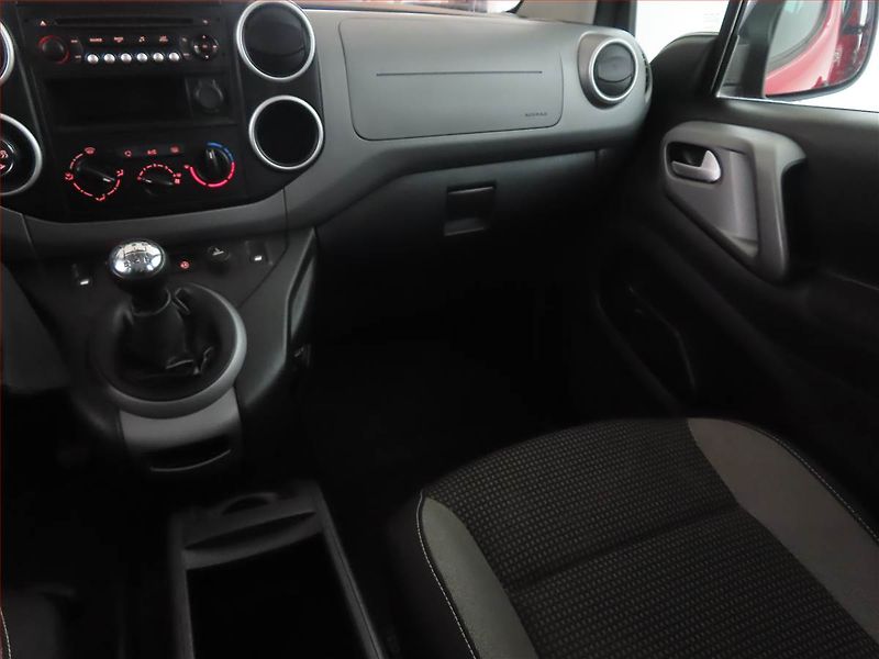 Peugeot Partner (2017) Outdoor 1.6 16V, 5Míst, ČR - fotka 8 z 13