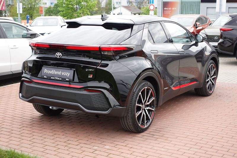 Toyota C-HR 2.0 HEV (4x4) GR SPORT Premier - fotka 4 z 36
