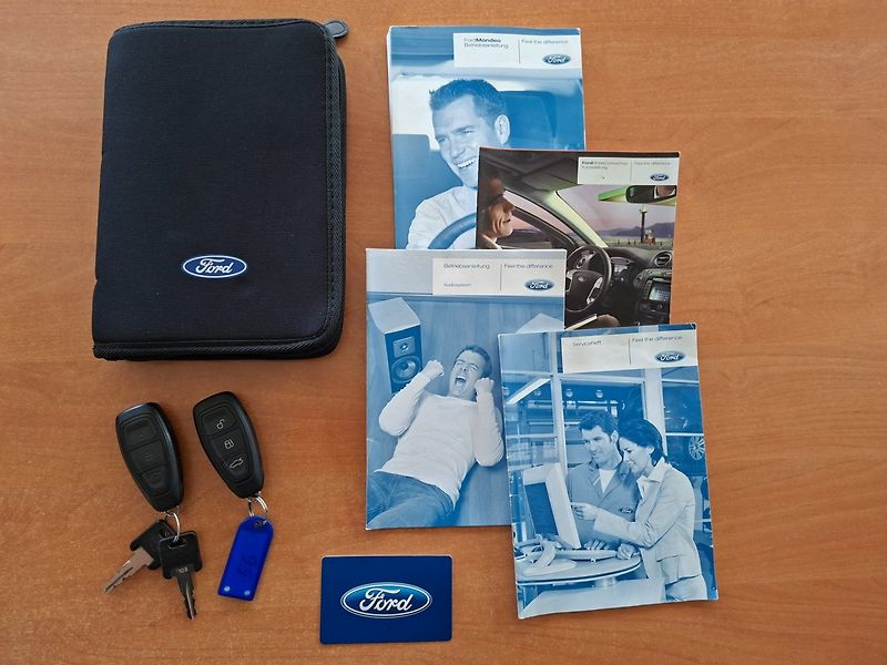 Ford Mondeo (2010) 2.2TDCi 129kW 6MAN - fotka 31 z 40