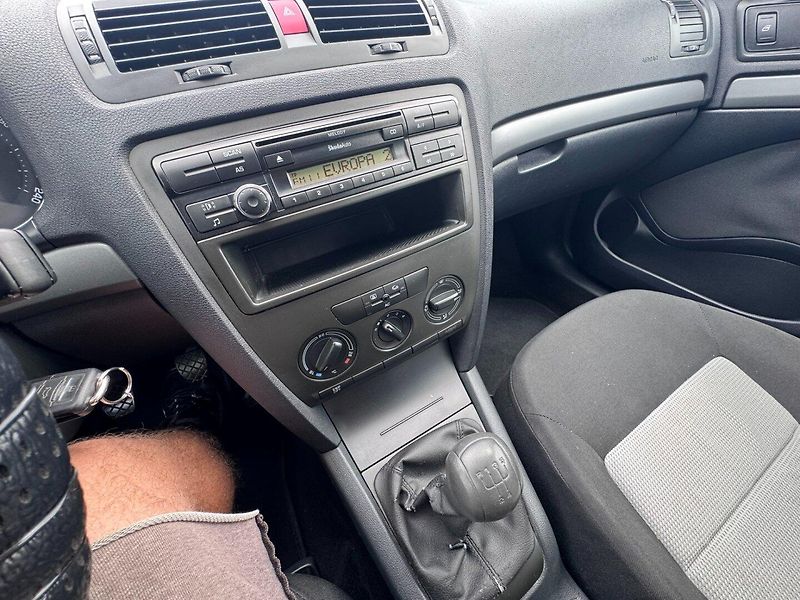 Škoda Octavia (2007) 1,6i MPI 75 KW KOLA SK STK - fotka 27 z 46