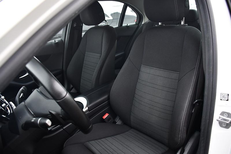 Mercedes-Benz Třídy C 200d PRAV. SERVIS MB 2xPNEU - fotka 12 z 55