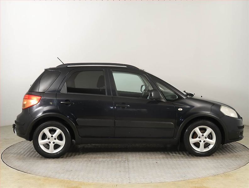 Suzuki SX4 (2007) 1.6 VVT, po STK, Tažné - fotka 6 z 17