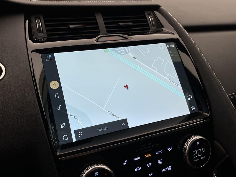 Jaguar E-Pace P250 R-DYNAMIC SE AWD AUT - fotka 36 z 44