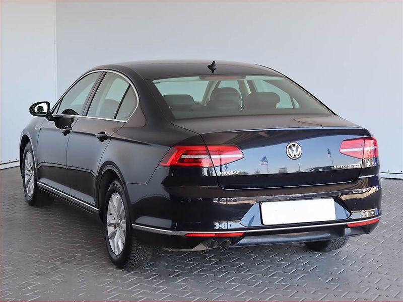 Volkswagen Passat (2017) 2.0 TDI, 4X4, Automat - fotka 4 z 25