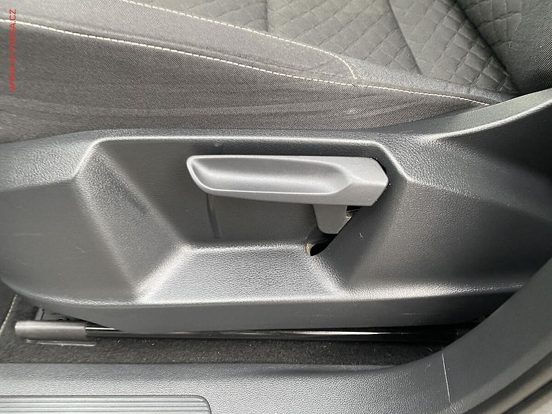 Volkswagen Touran (2018) 1.6TDi, Join, DSG, LED, navi - fotka 14 z 18