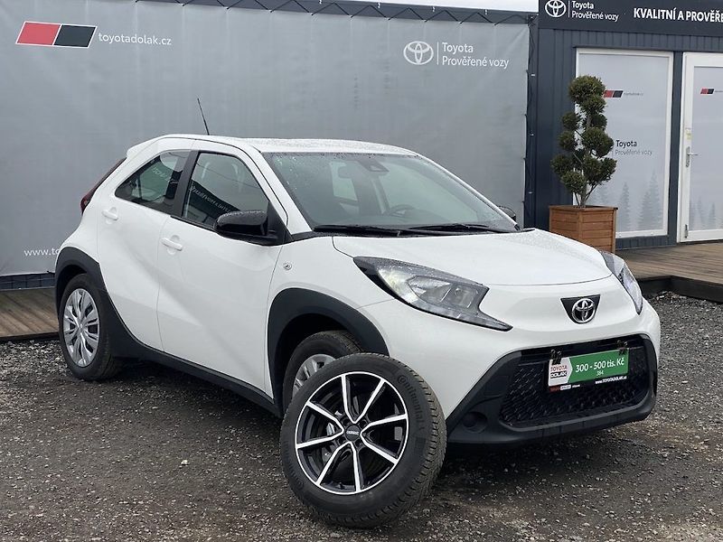 Toyota Aygo 1.0i, ČR-1m, Comfort, +kola - fotka 1 z 8