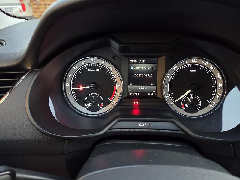 Škoda Octavia 1.6TDI 85kw nové v ČR. - fotka 43 z 43