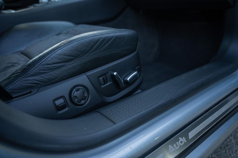 Audi A8 (2003) 4.2 V8 MPI, LPG, TOP výbava  - fotka 16 z 20