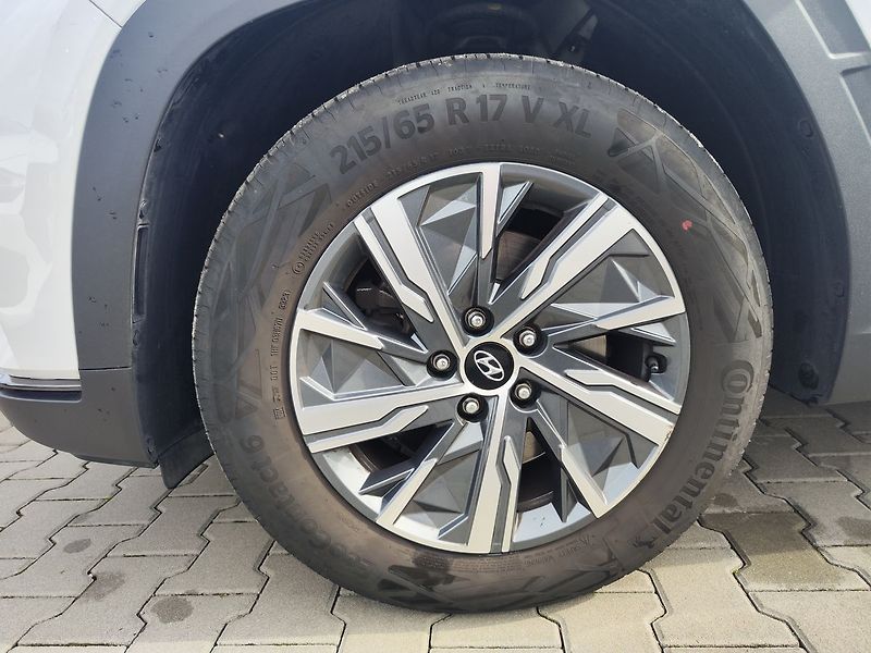 Hyundai Tucson 1.6 T-GDI/110kW Smart Navi DCT - fotka 33 z 33