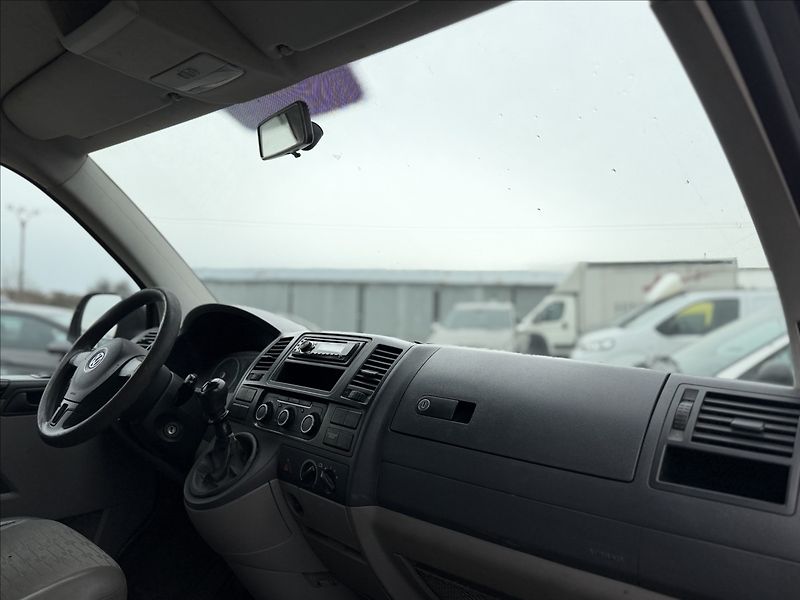 Volkswagen Transporter 2,0 TDI 7MÍST NOVÉ V ČR - fotka 14 z 15