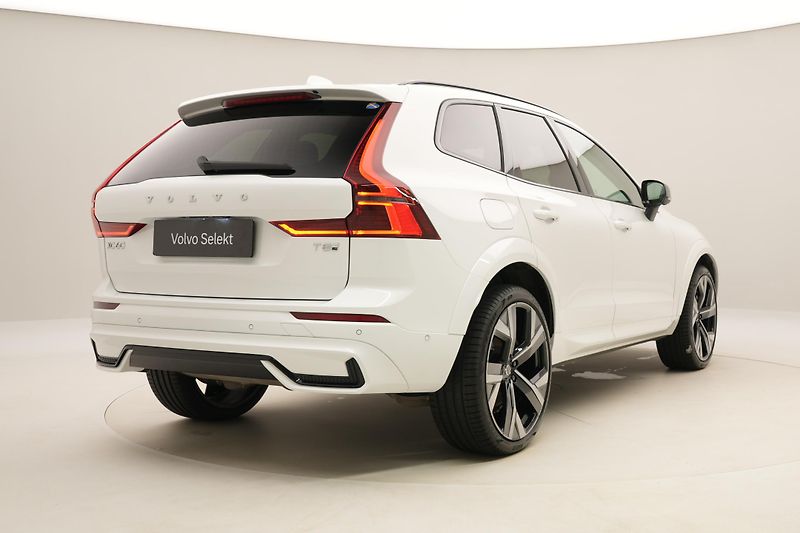 Volvo XC60 T8 AWD RECHARGE DARK ULTRA CZ - fotka 13 z 66