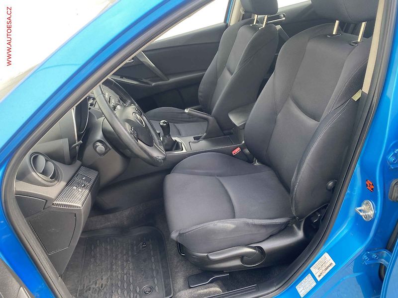 Mazda 3 (2009) 2.2 MZR-CD, ČR, AC, xenon - fotka 9 z 17