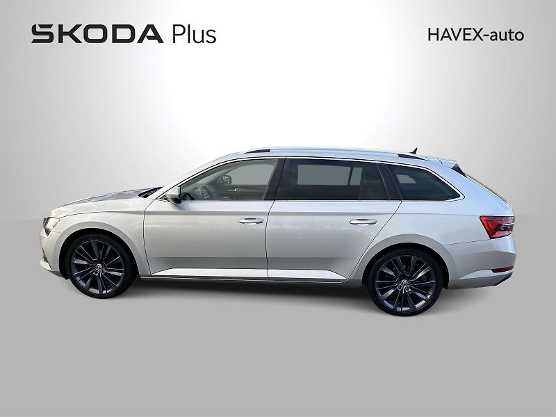 Škoda Superb (2021) Combi 1.4 TSI iV DSG Style - fotka 3 z 34
