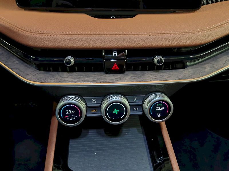 Škoda Superb (2024) Combi 2.0 TSI 195 kW DSG 4x4 L - fotka 20 z 33