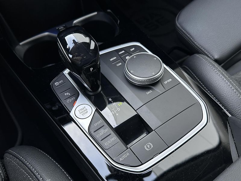 BMW Řada 1 118i Model Sport Line - fotka 22 z 23