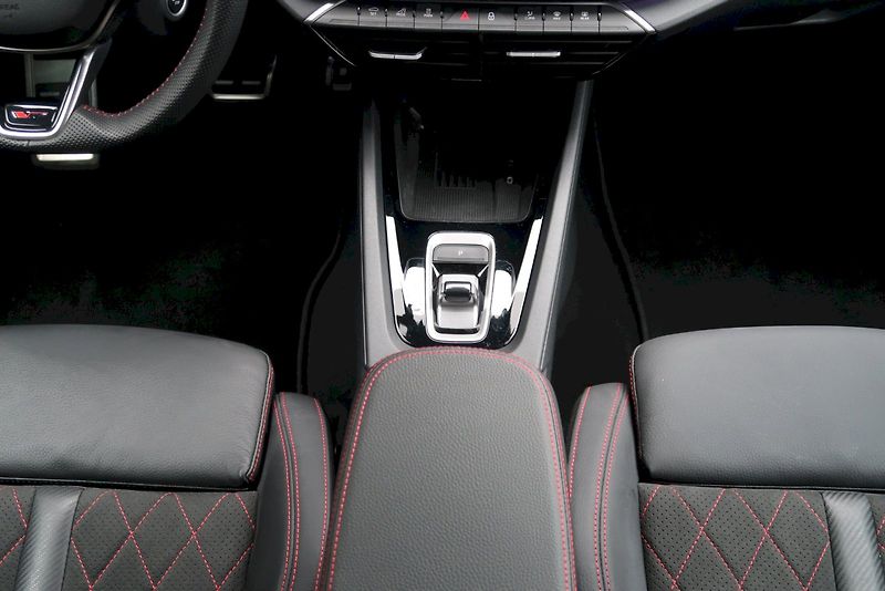 Škoda Octavia (2025) RS 2,0 TSi/195 kW DSG - fotka 12 z 32