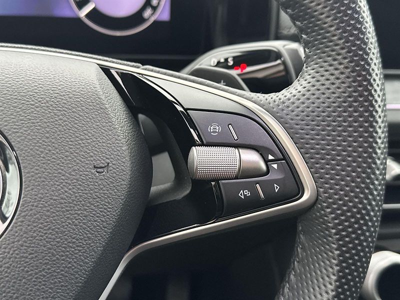 Škoda Kodiaq (2024) 2.0 TDI 4x4 DSG Exclusive Sele - fotka 16 z 36