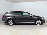 Volkswagen Passat (2018) Highline 2.0 TDI, Kůže, Navi - náhled 6