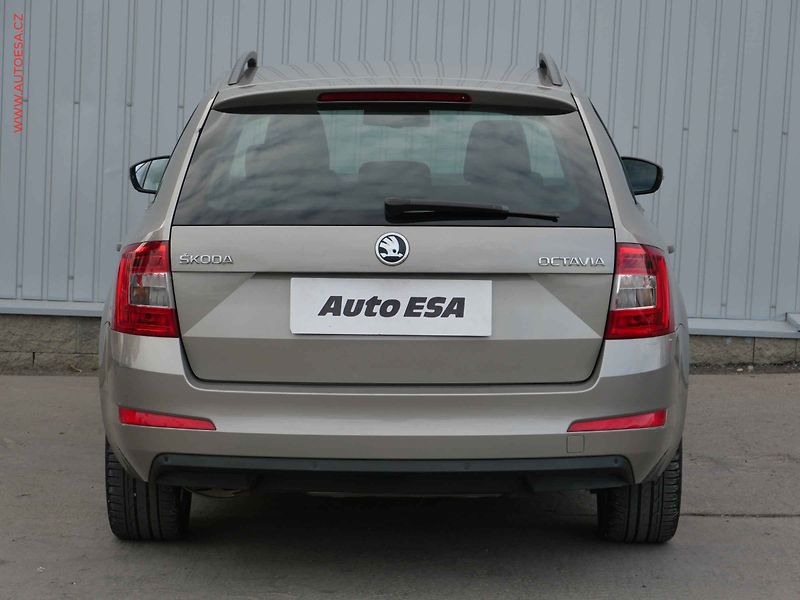 Škoda Octavia (2015) 2.0 TDi, ČR, Elegance - fotka 5 z 19