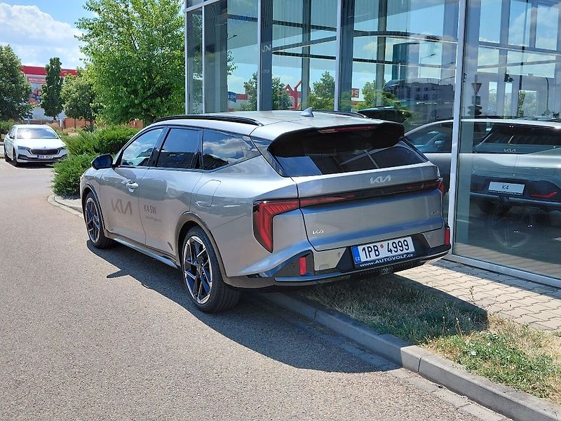 Kia K4 GT-LINE 1,6 T-GDi GPF 7DCT 132 - fotka 7 z 12