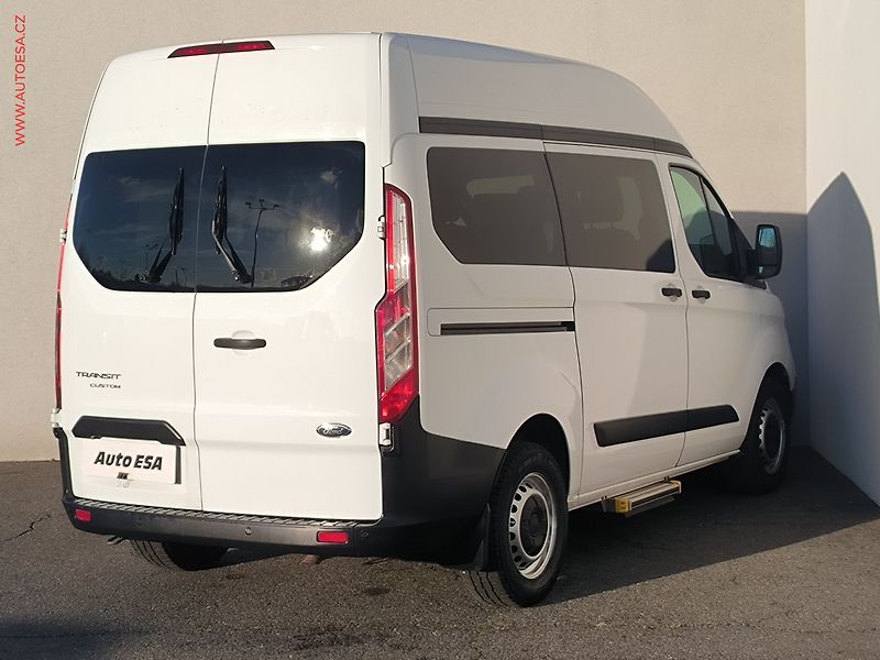 Ford Transit Custom (2020) 2.0TDCi L1H2 9míst, AC, 96kW - fotka 4 z 20