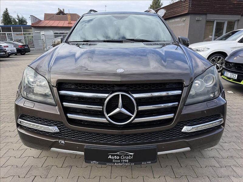 Mercedes-Benz GL 350 CDI 4Matic AMG - fotka 2 z 30