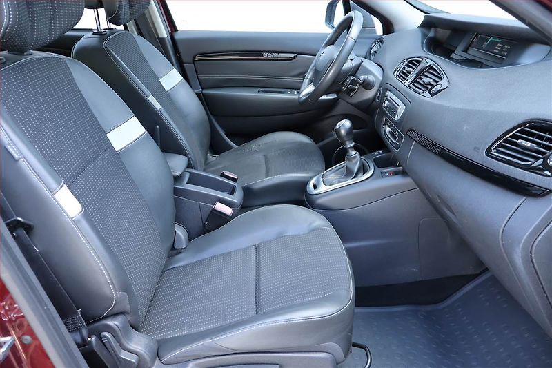Renault Grand Scénic (2012) 1.5 dCi, Tempomat - fotka 9 z 22