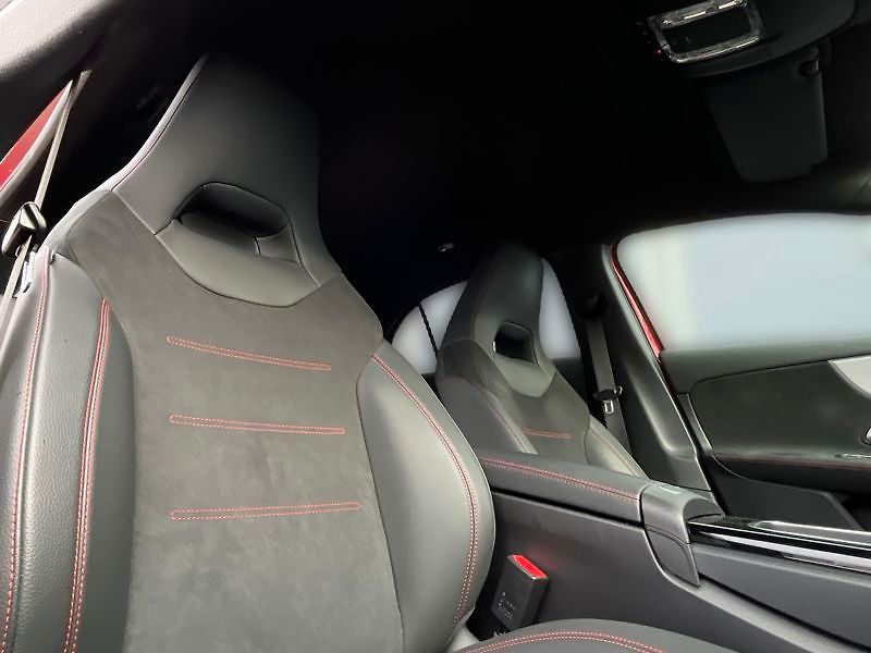 Mercedes-Benz Třídy A 200 AMG Line - fotka 16 z 18