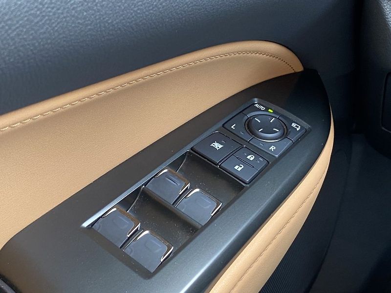Lexus NX 350h 2.5HEV, ČR, ExecutiveTOP, 4x4 - fotka 32 z 40