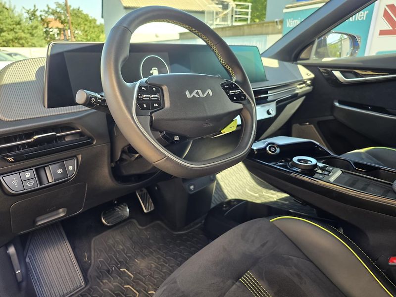 Kia EV6 GT-4X4-ZÁRUKA-1.majitel-DPH - fotka 17 z 33