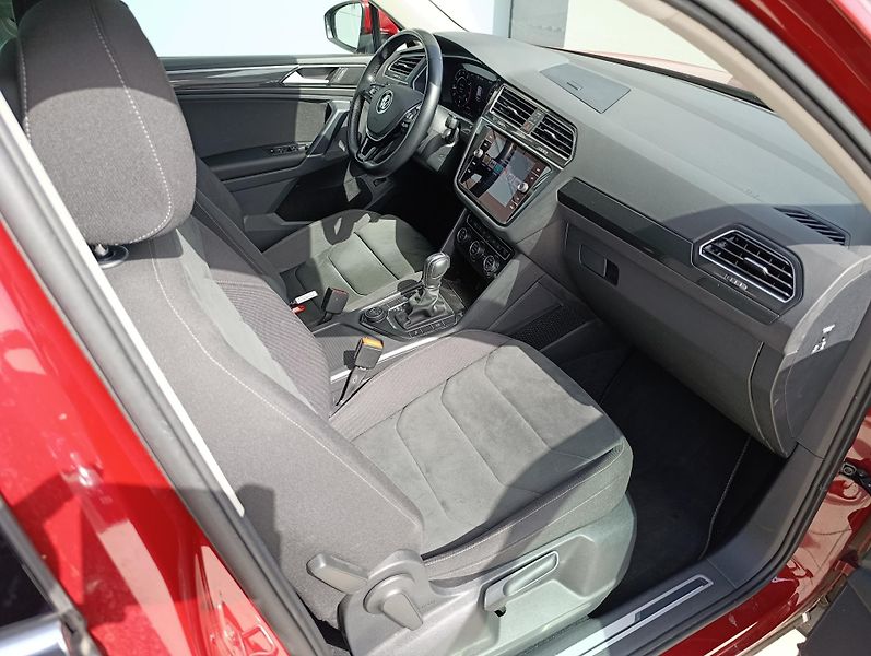 Volkswagen Tiguan 2.0TSI 162kW 4M HIGHLINE ČR  - fotka 20 z 33